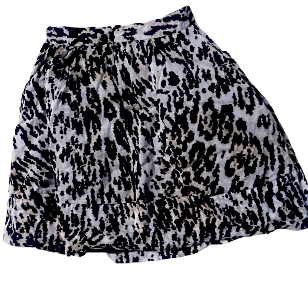 Animal print Calvin Klein circle Skirt with pockets. Sz2